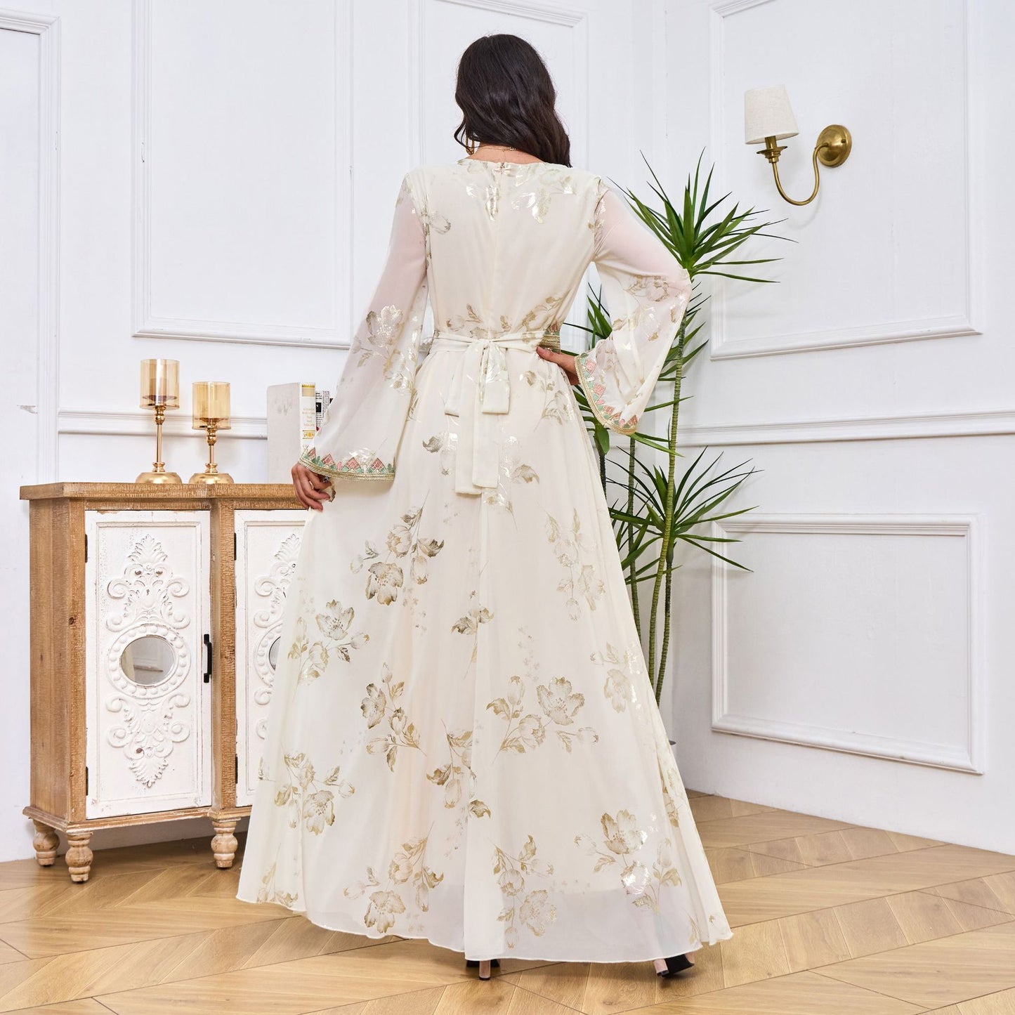 Women's Simple Bronzing Embroidery Robe