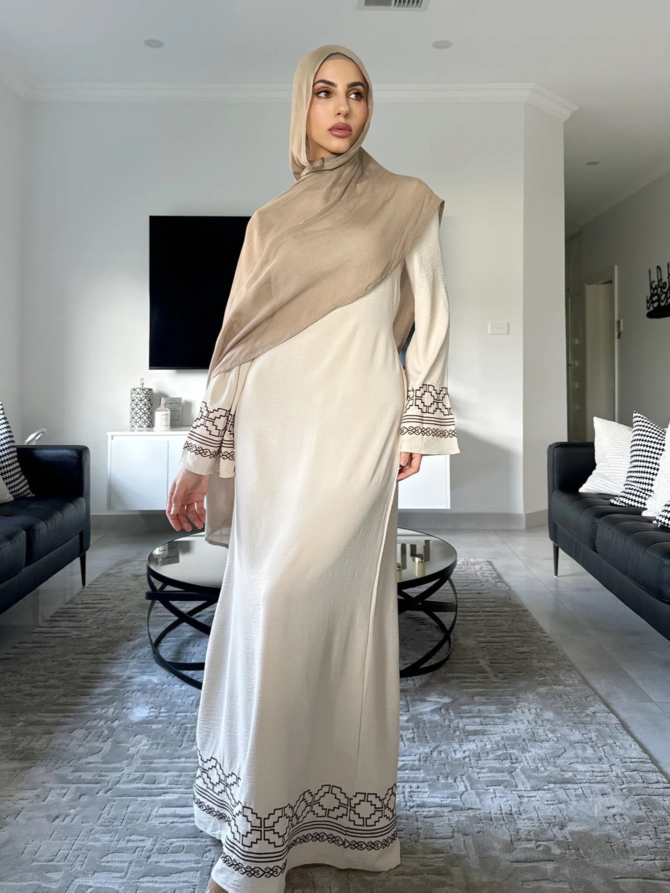 Women Solid Color Embroideried Sleeve Open Abaya